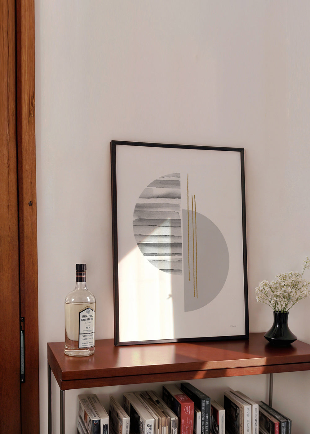 Horizontal lines with gold
