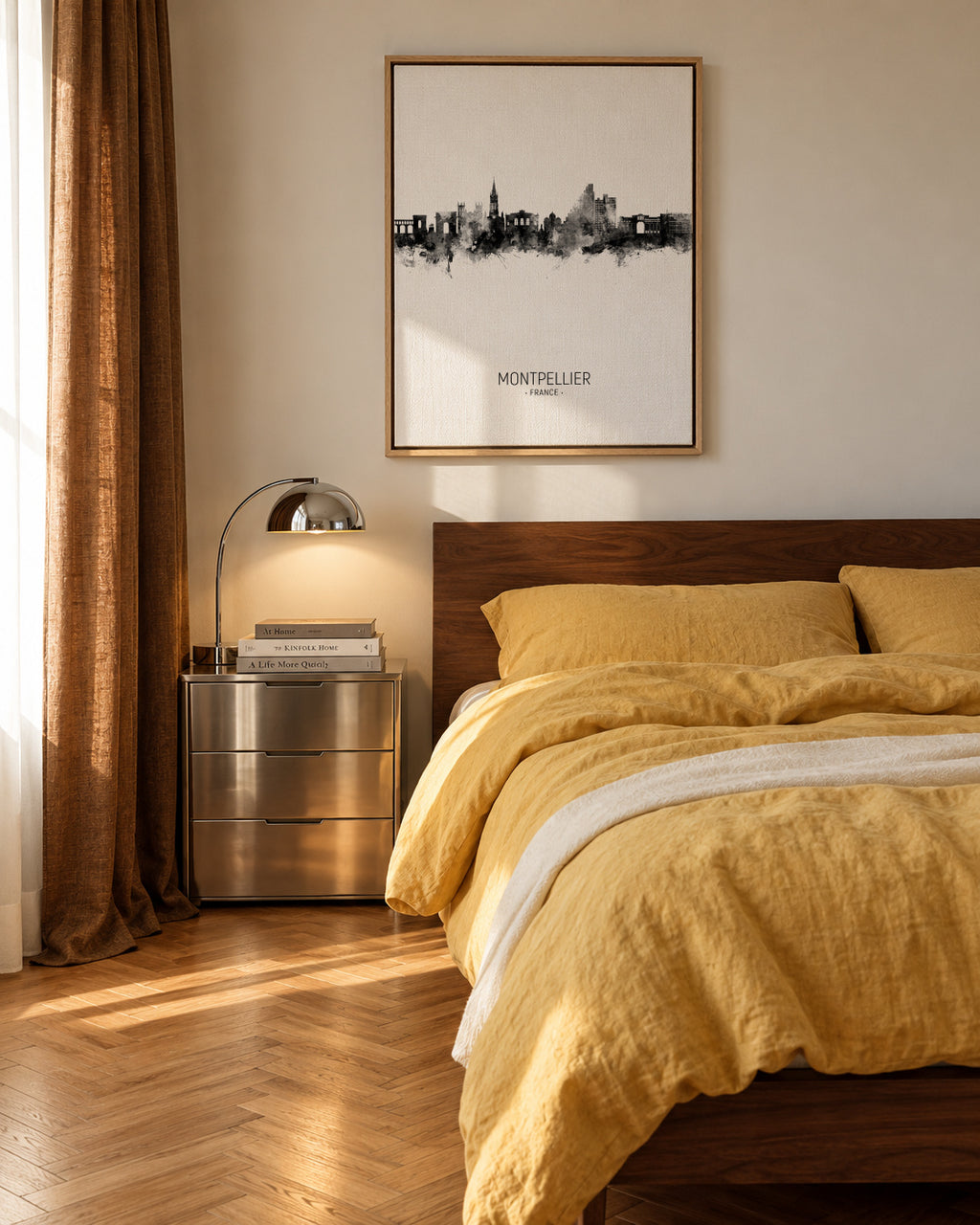Montpellier Skyline blanco y negro - Framed canvas in an interior