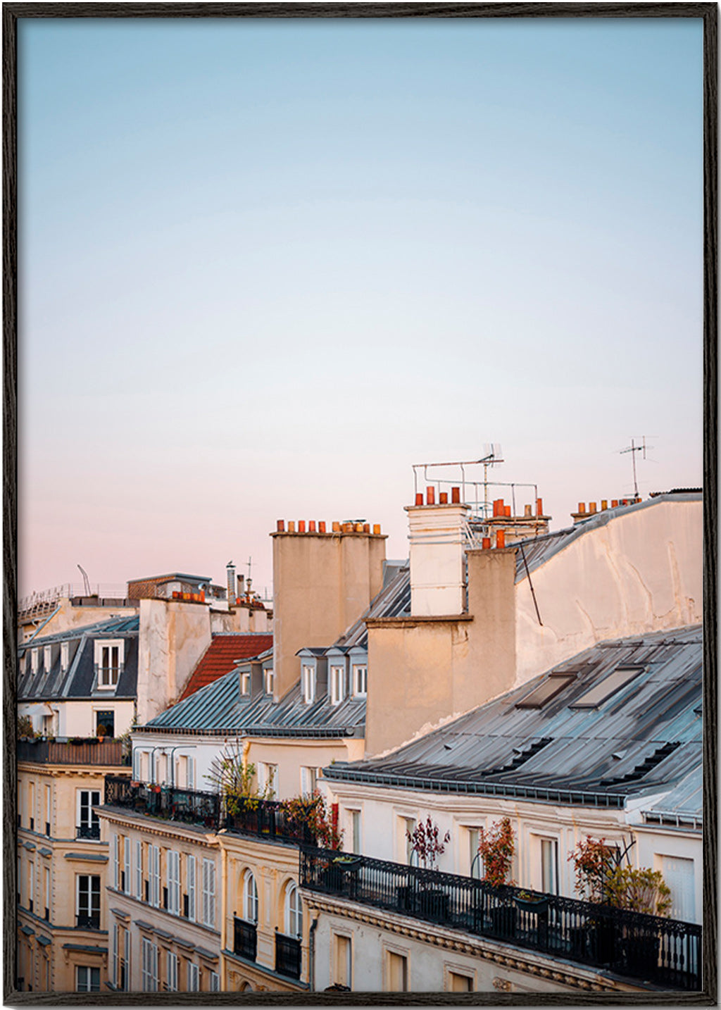 Tableau de villes avec toits au lever du jour – Black Frame