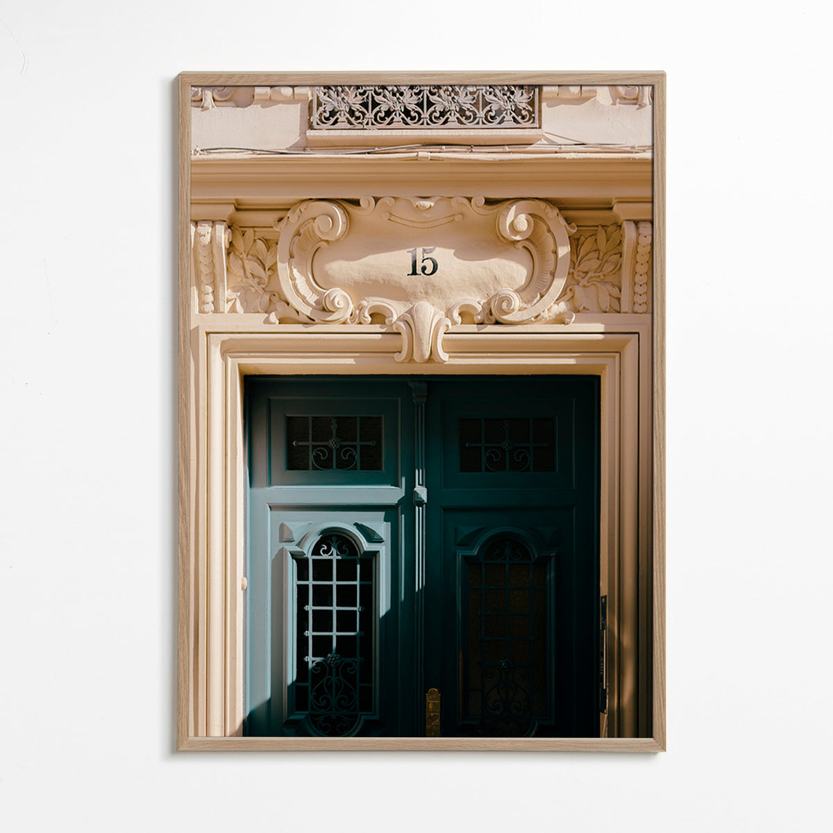Art de ville: porte verte et numéro 15 – Oak Frame