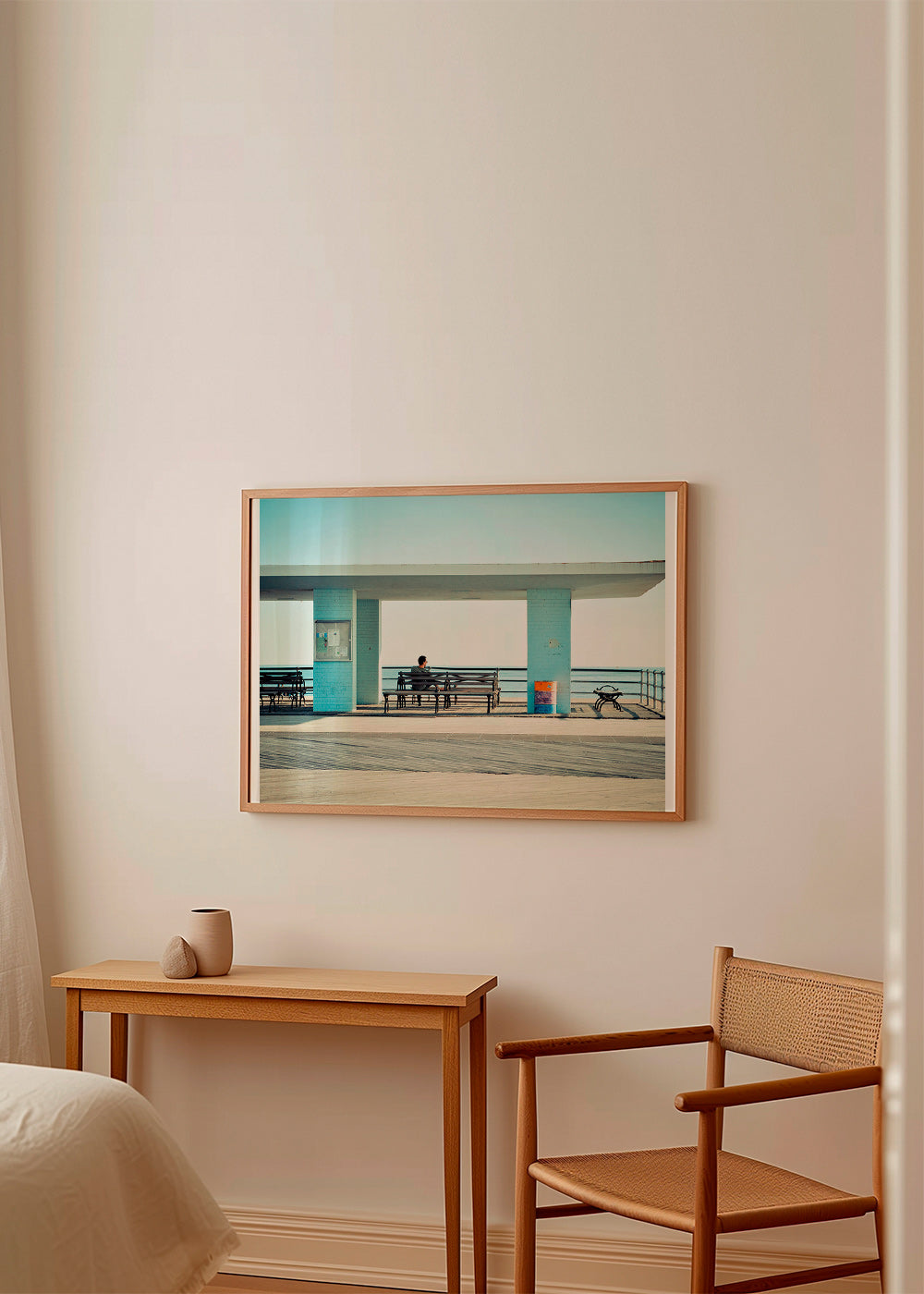Photographie de quai avec banc solitaire – Product2