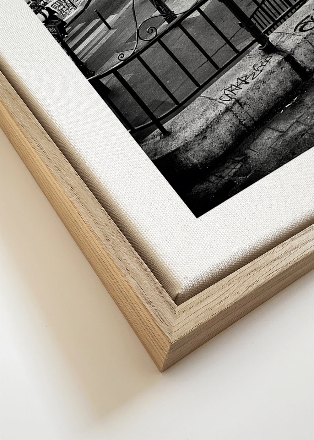 Black Montmartre - Paris Metro