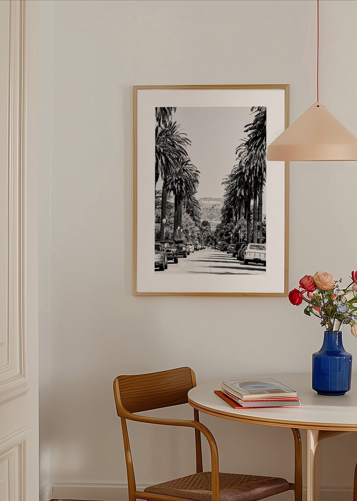 Poster de ville Hollywood, rue aux palmiers en noir et blanc – Product1