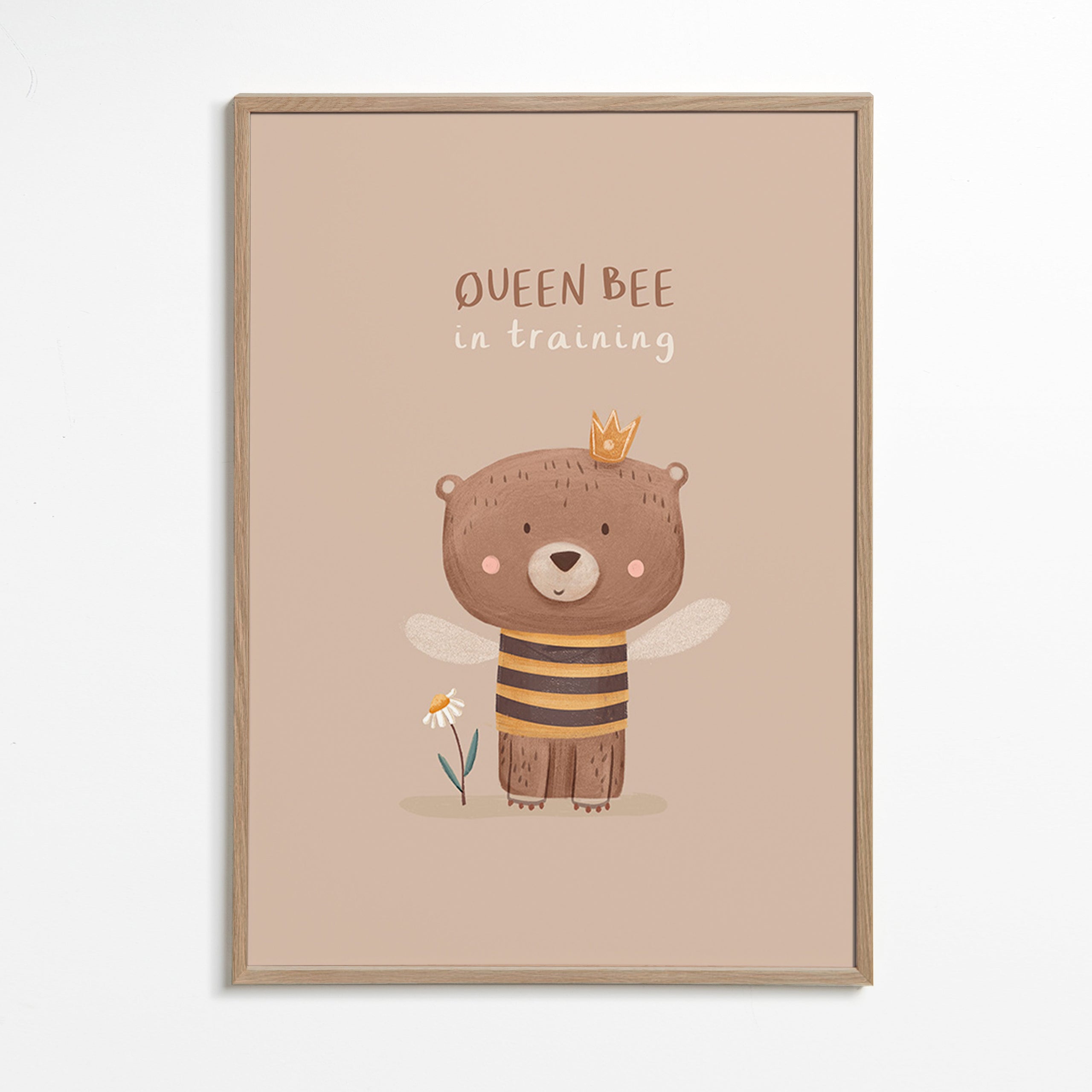 Affiche enfant ours en tenue d'abeille royale