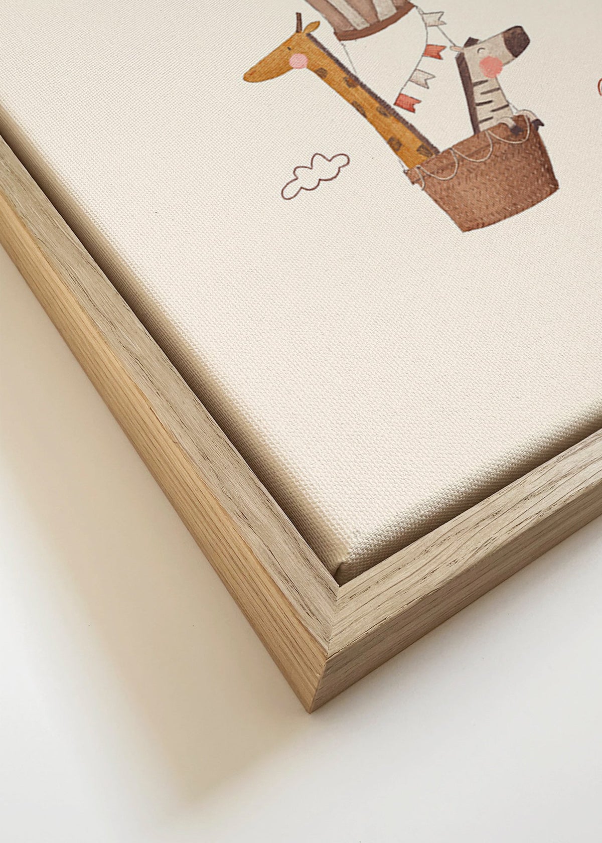 Illustration enfant: girafe et éléphant en montgolfière