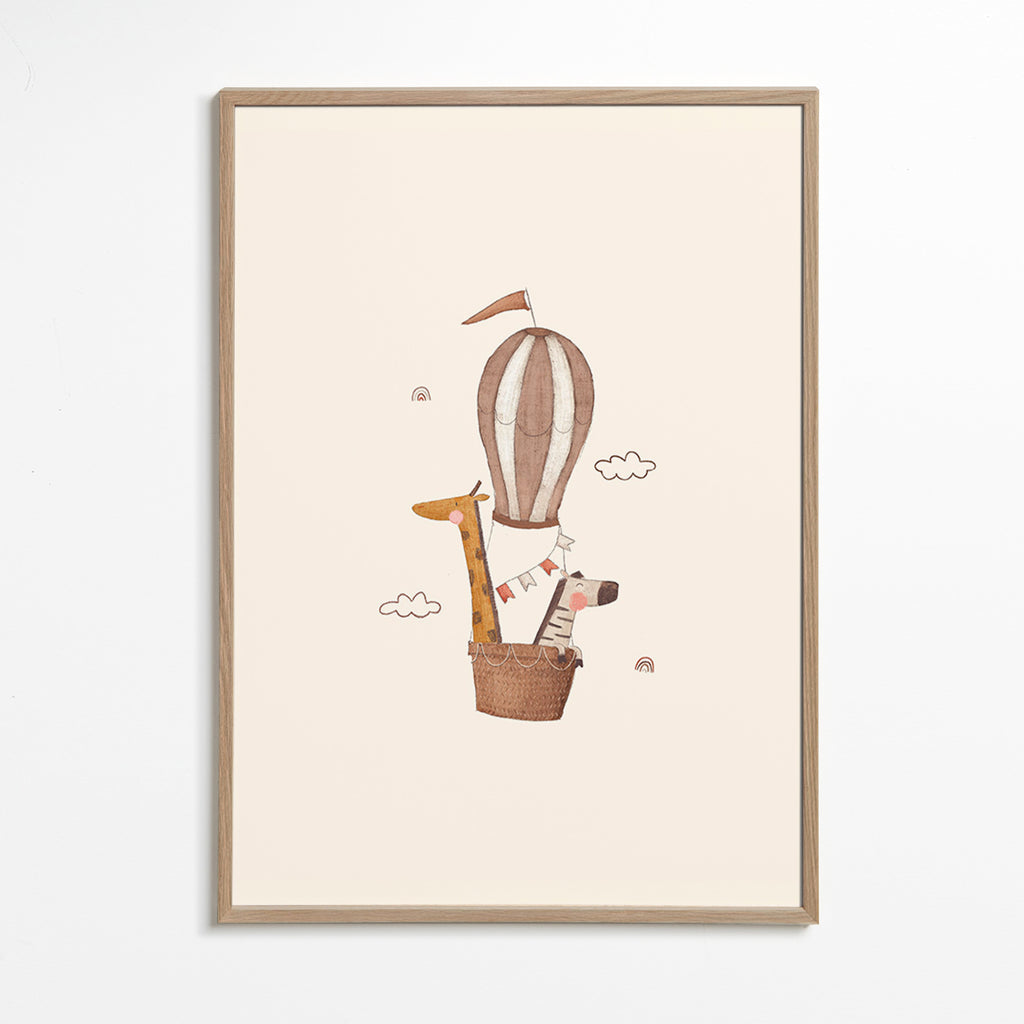 Illustration enfant: girafe et éléphant en montgolfière