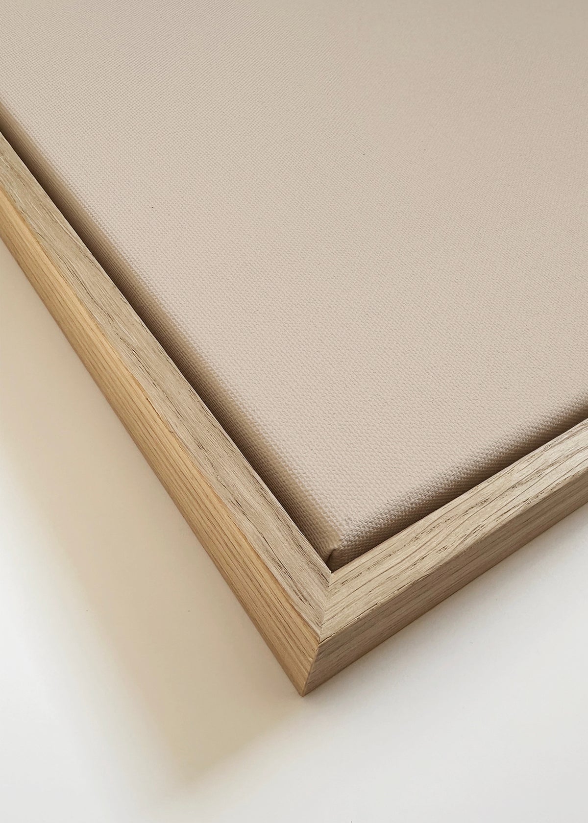 Giraffe - Framed canvas detail