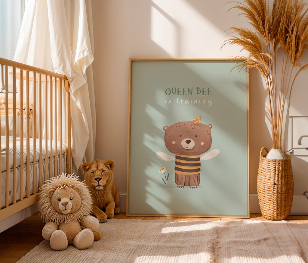 Affiche enfant Ours 'Queen Bee' avec couronne