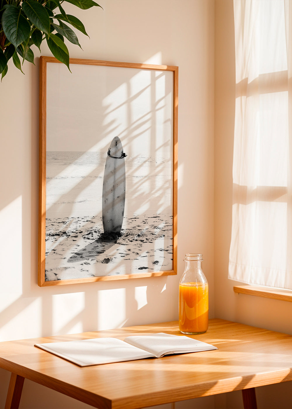 Beach Vintage Surfing board Black & White