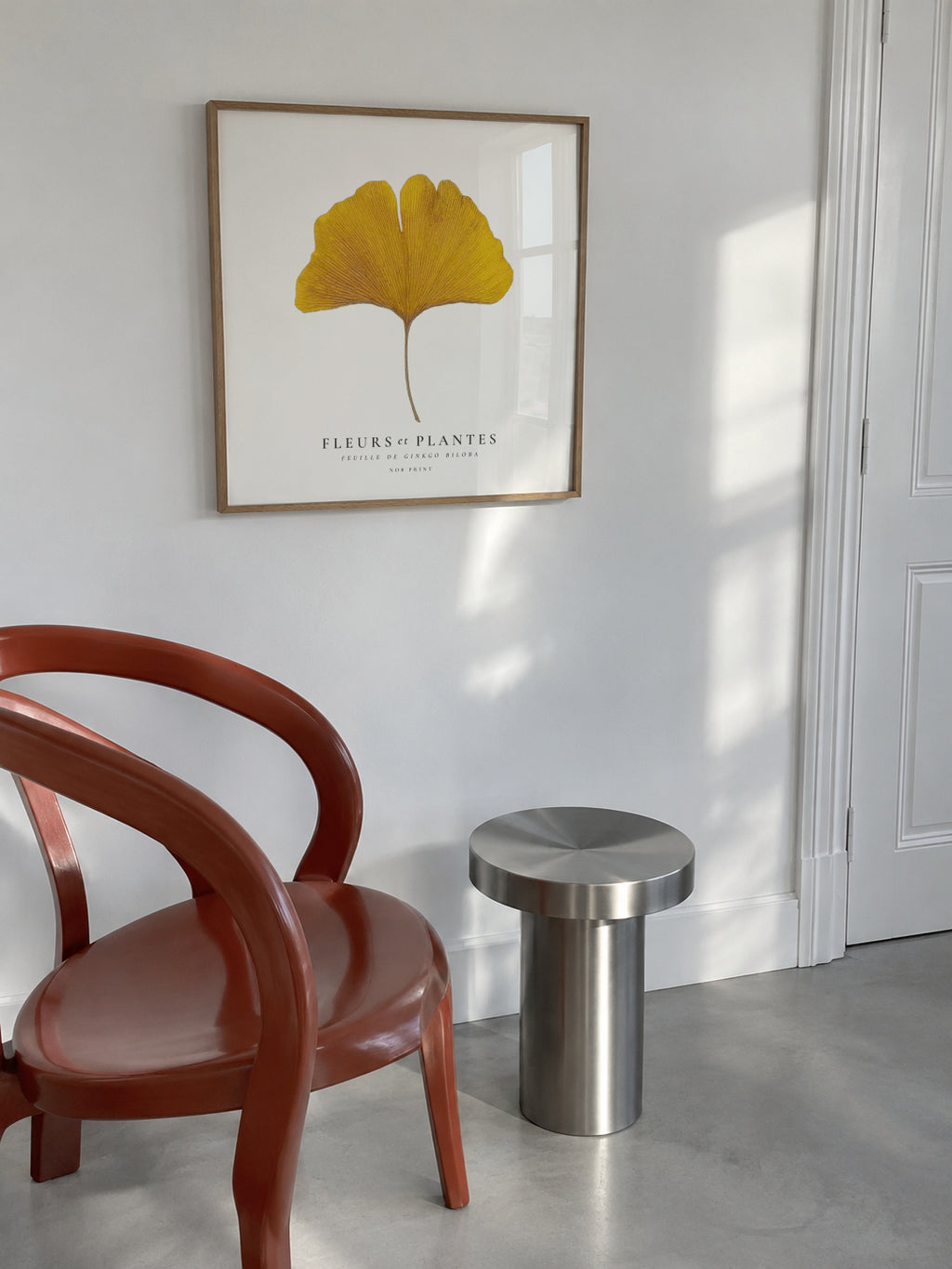 Botanical, Fleurs et plantes -Ginkgo biloba leaf - SQUARE - Framed poster in an interior