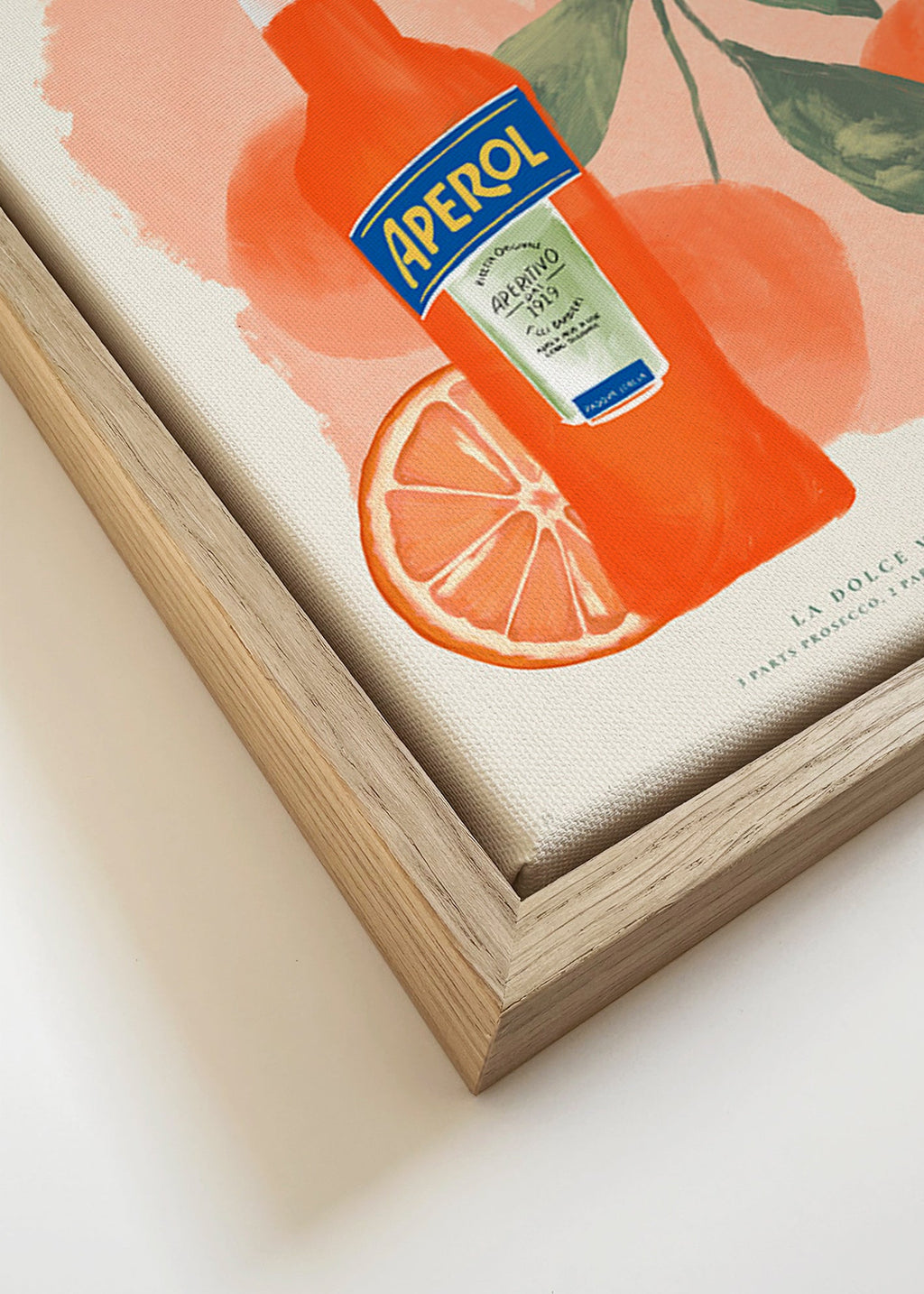 Art de cuisine Aperol Spritz bouteille et oranges