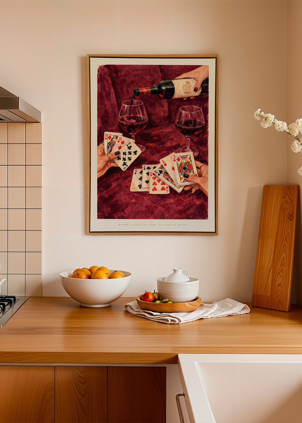 Art de cuisine avec cartes à jouer et vin rouge