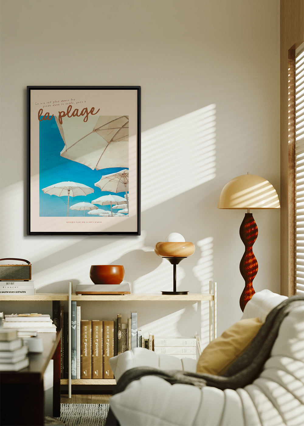 Paysage de plage avec parasols