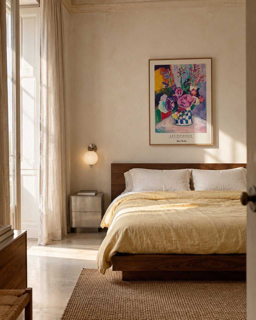 Henri Matisse Les Pivoines - Framed canvas in an interior