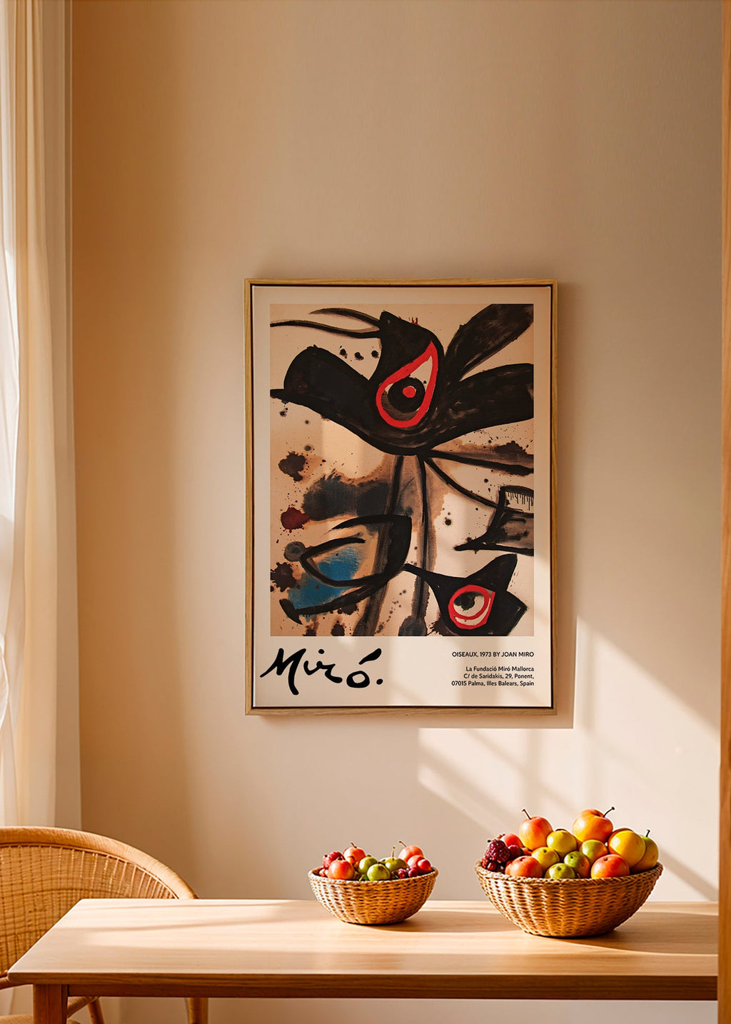 Œuvre abstraite aux oiseaux noirs