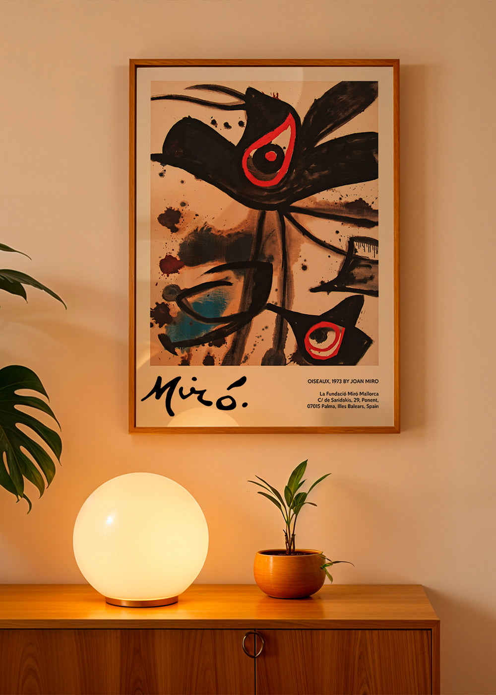 Œuvre abstraite aux oiseaux noirs