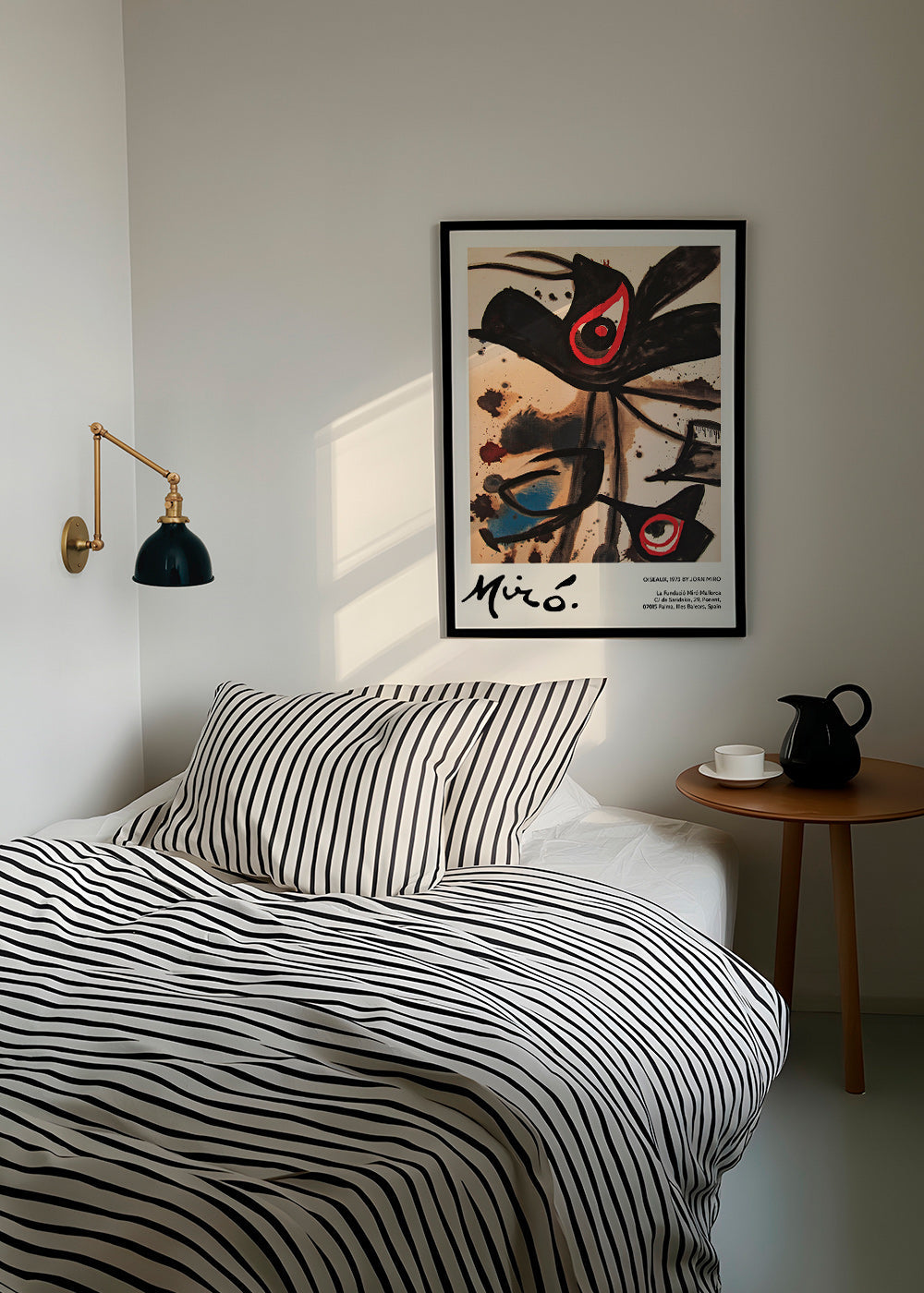 Œuvre abstraite aux oiseaux noirs
