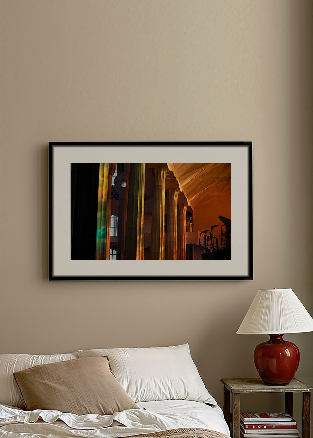 Photographie d'intérieur architecturale en lumière dorée