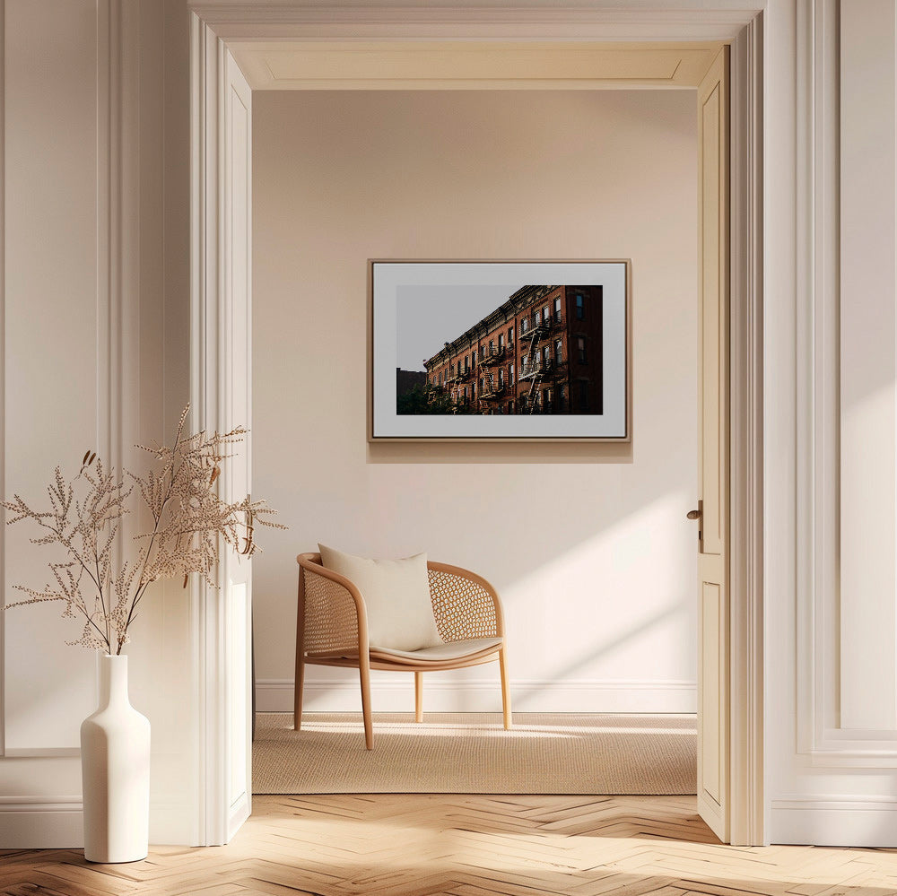 Tableau de voyage: façade brownstone de New York avec escaliers de secours
