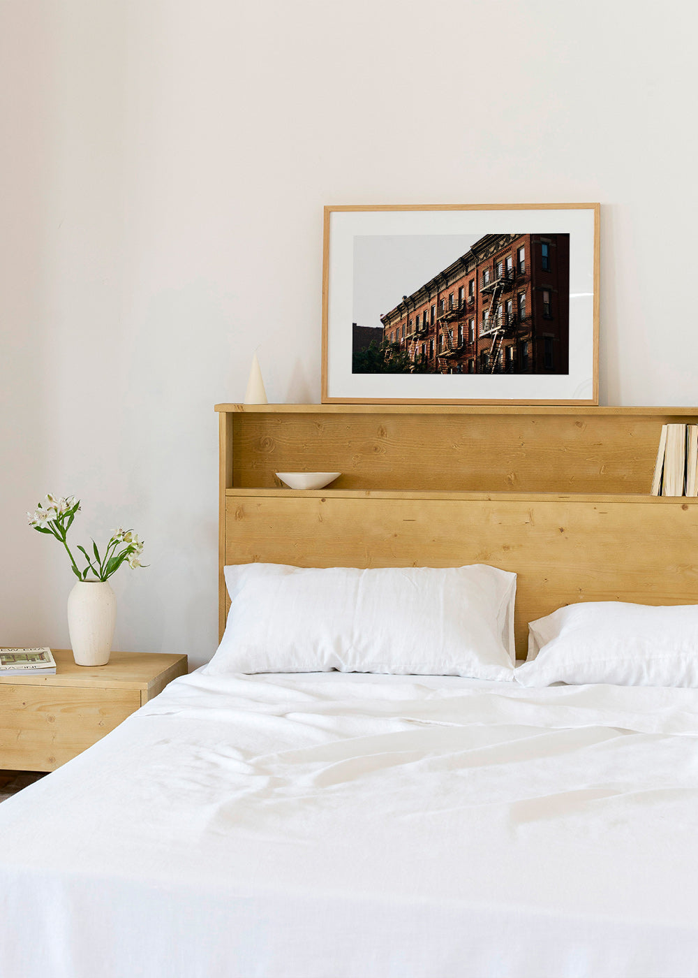 Tableau de voyage: façade brownstone de New York avec escaliers de secours