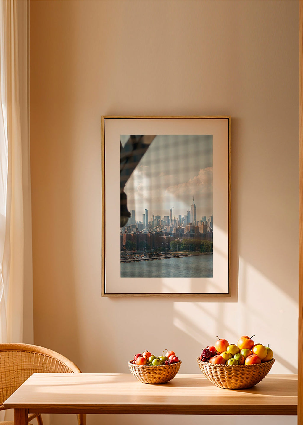Tableau de ville avec skyline vu depuis une fenêtre