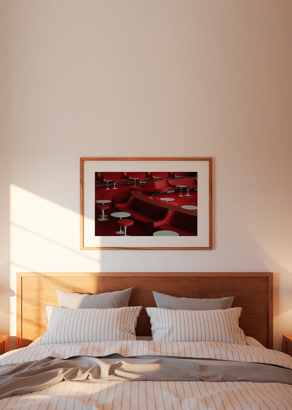Photographie de lounge rouge aux sièges courbés