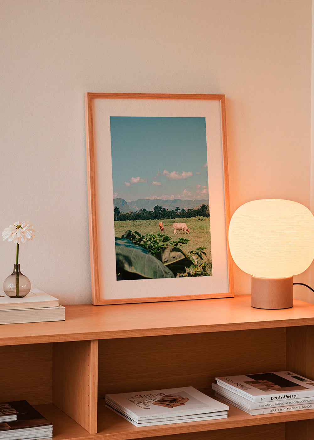 Art de paysage : champs avec vaches y ciel vaste