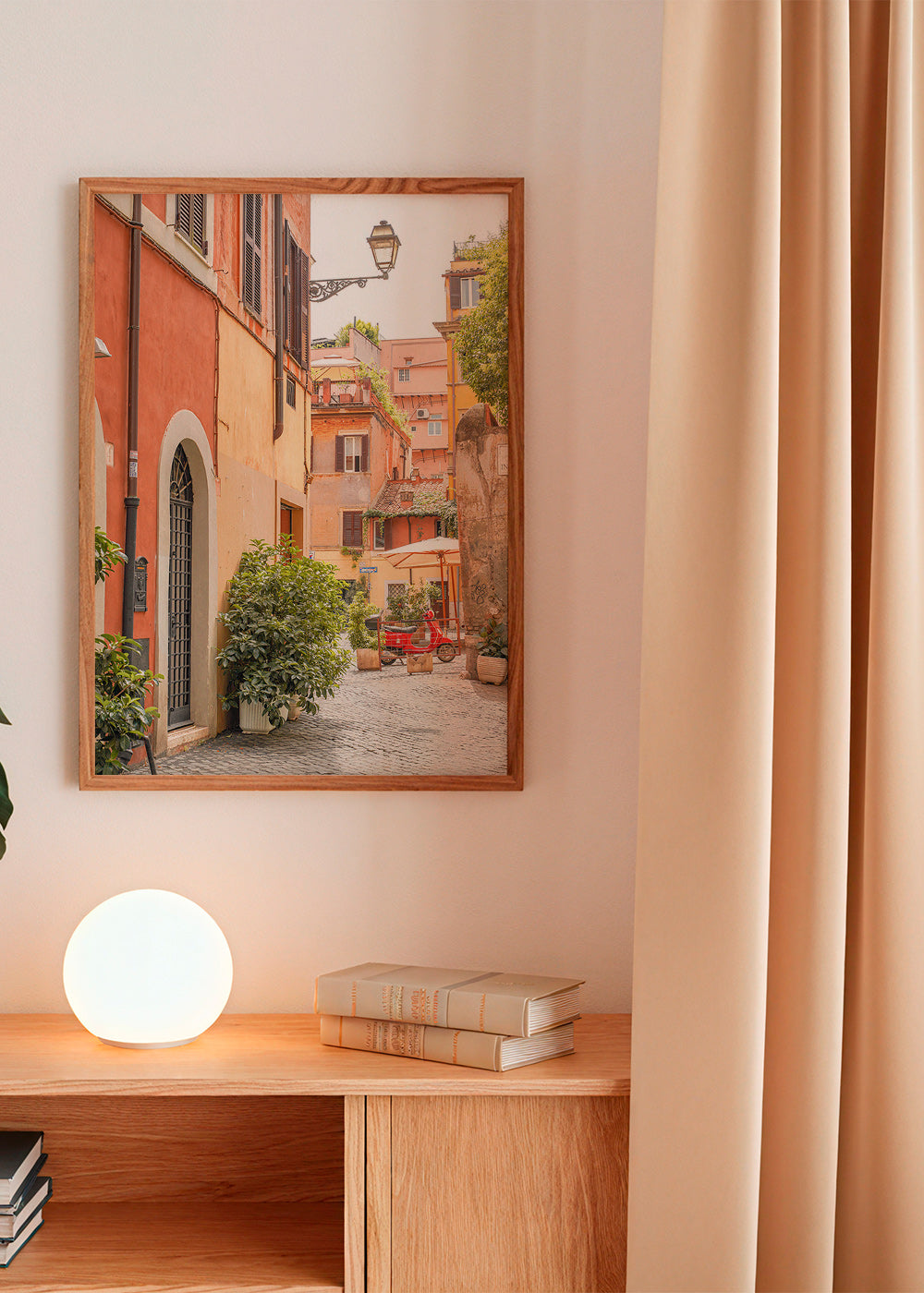 Cuadro de ciudades: calle de Trastevere con Vespa roja – Product2