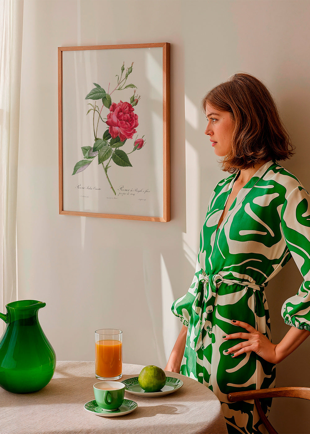 Lámina botánica con rosa roja en primer plano – Product1