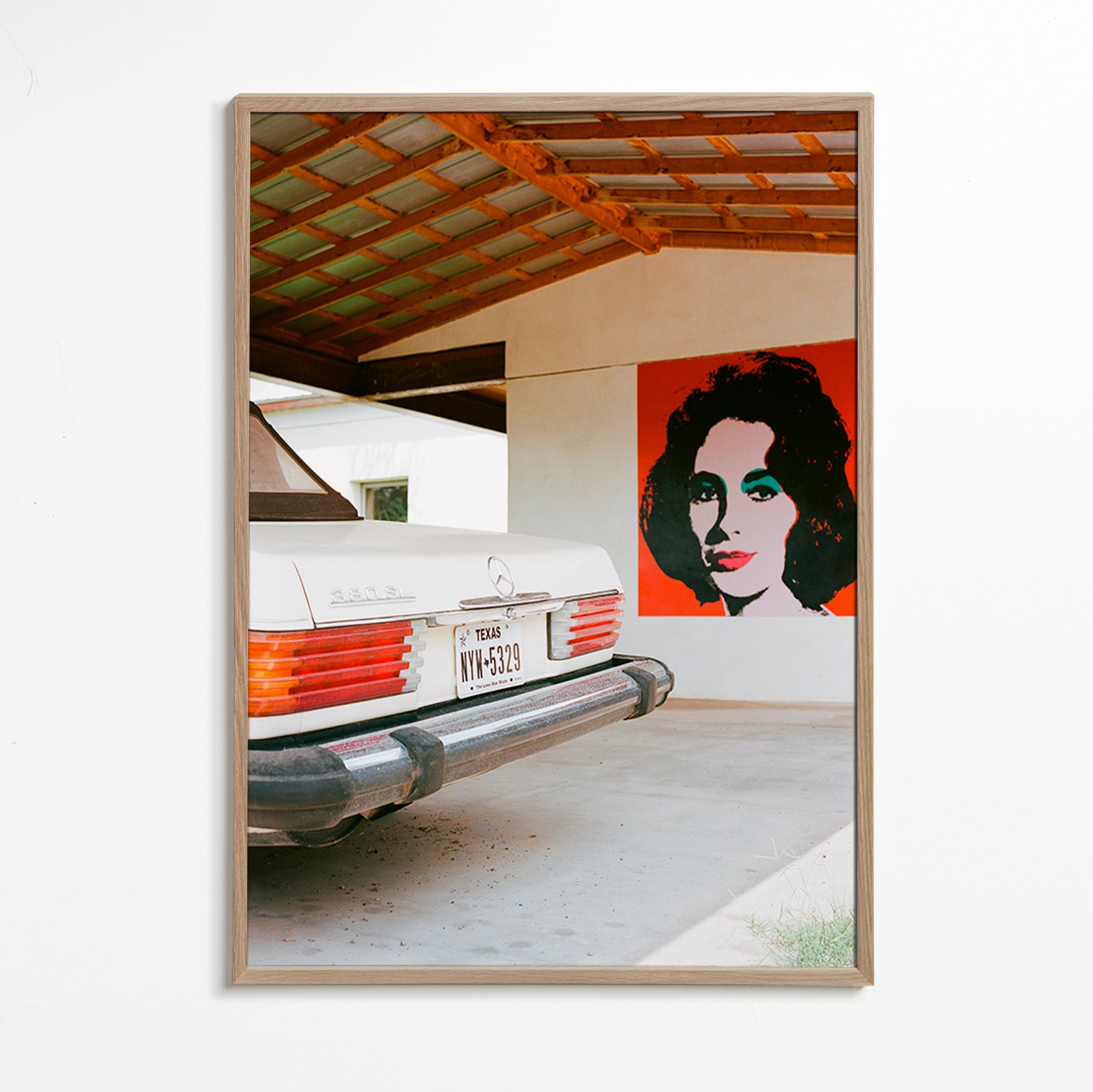 Fotografía de coche clásico y retrato mural – Oak Frame