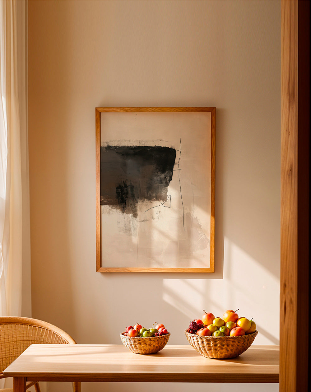 Cuadro abstracto con trazo oscuro sobre fondo beige – Product2