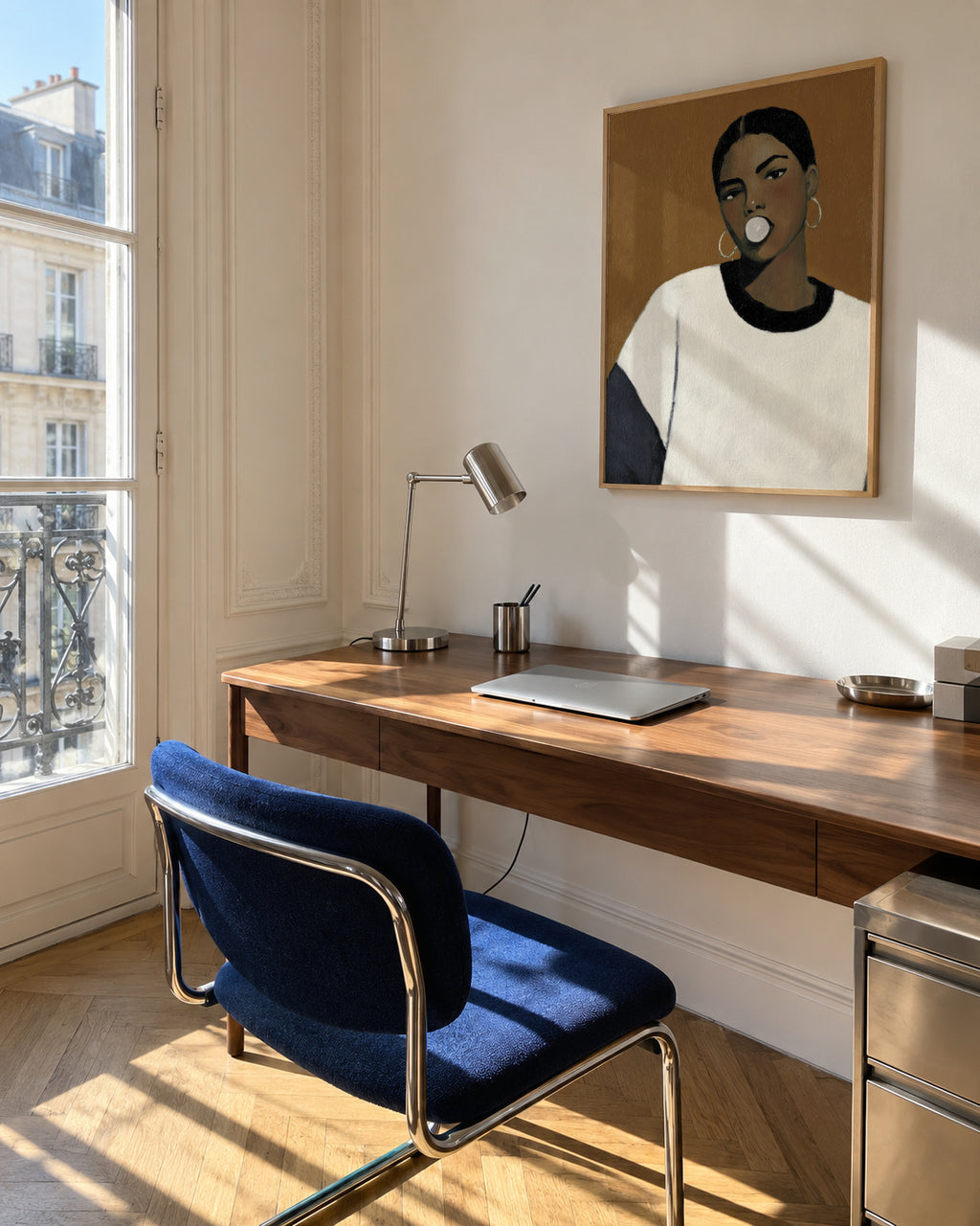 Bold Beauty - Framed poster in an interior