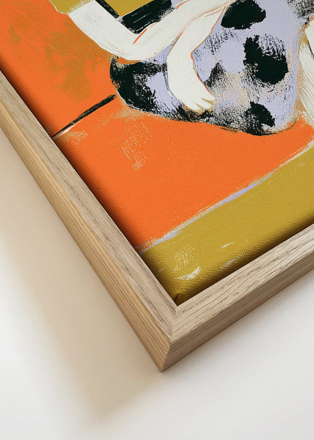 Ilustración femenina sobre sofá naranja – Canvas detail