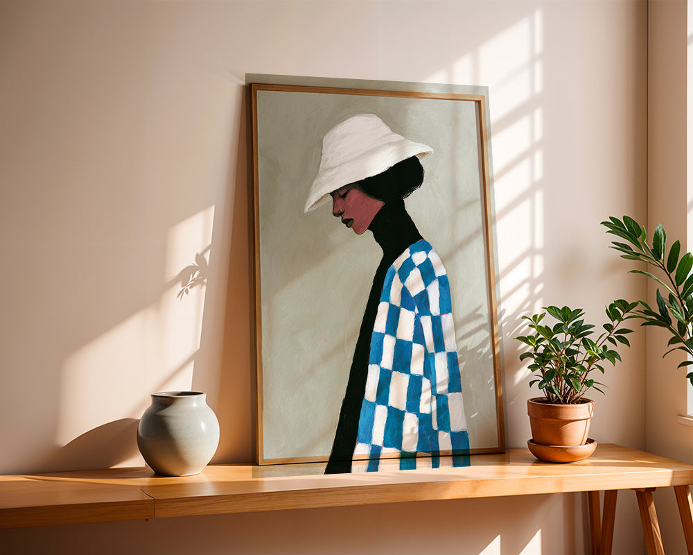 Ilustración perfil femenino con sombrero y cuadros – Product3