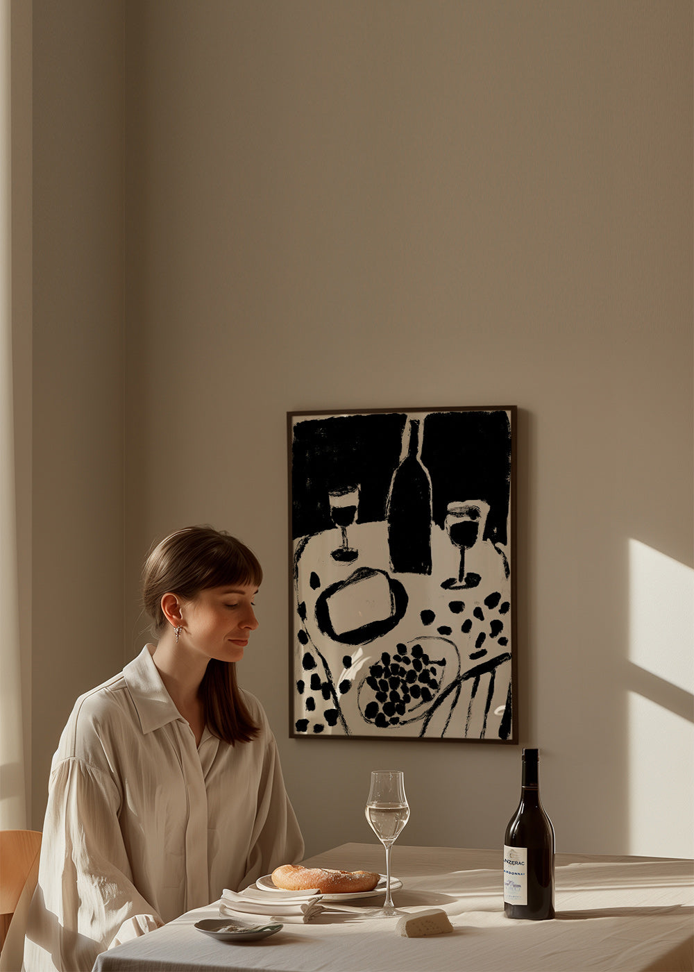 Art de cuisine: bouteille et raisins en monochrome