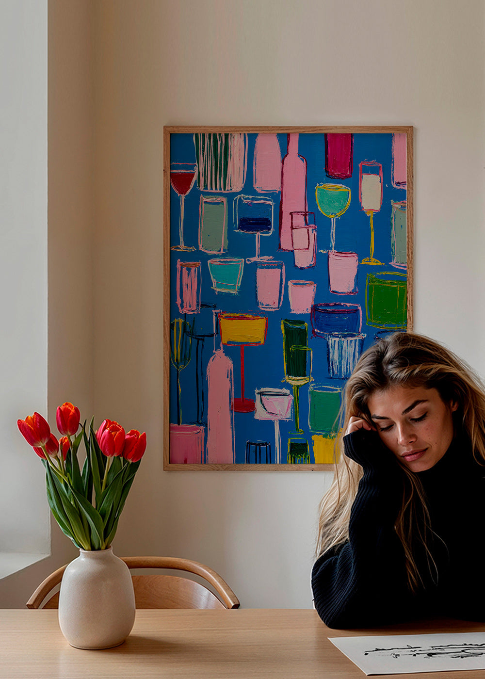 Art de cuisine : cocktails colorés sur fond bleu