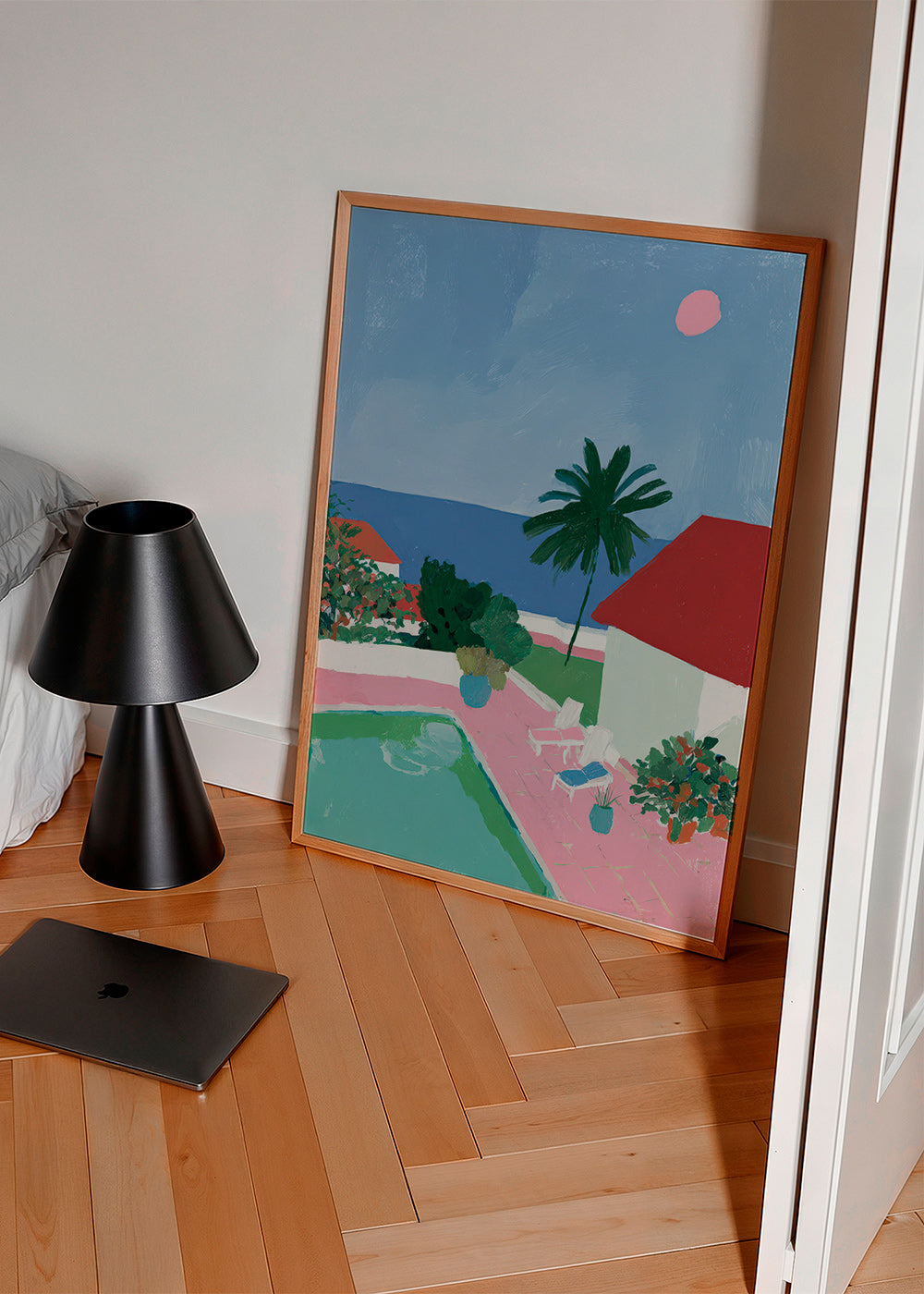 Art de paysage avec piscine, palmier et toit rouge