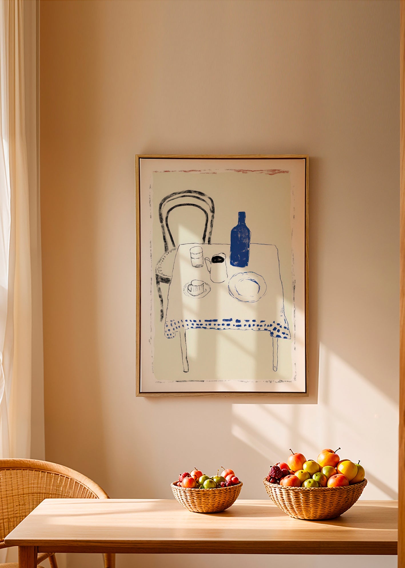 Art de cuisine bouteille bleue et vaisselle épurée