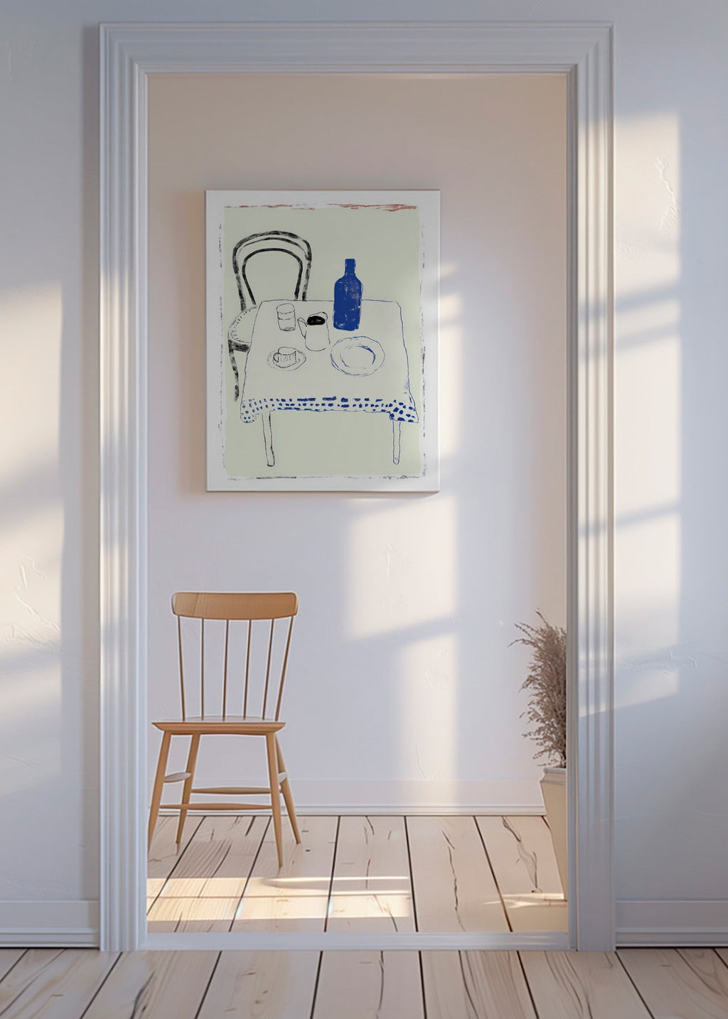 Art de cuisine bouteille bleue et vaisselle épurée