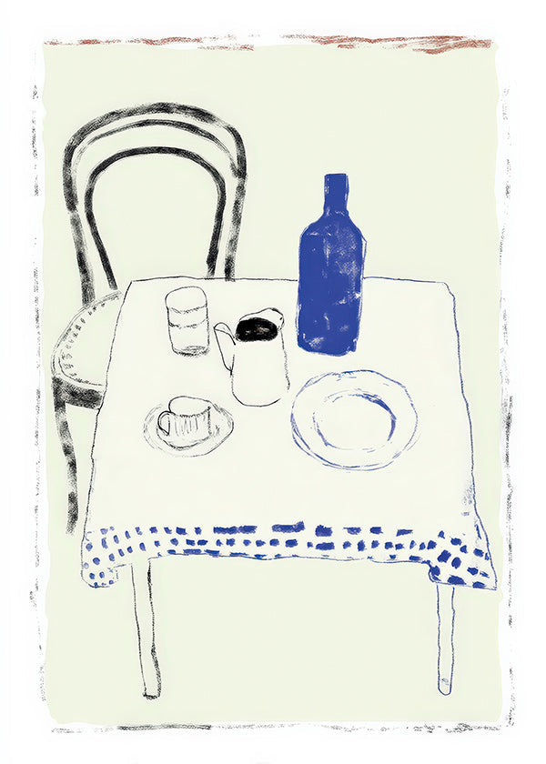 Art de cuisine bouteille bleue et vaisselle épurée