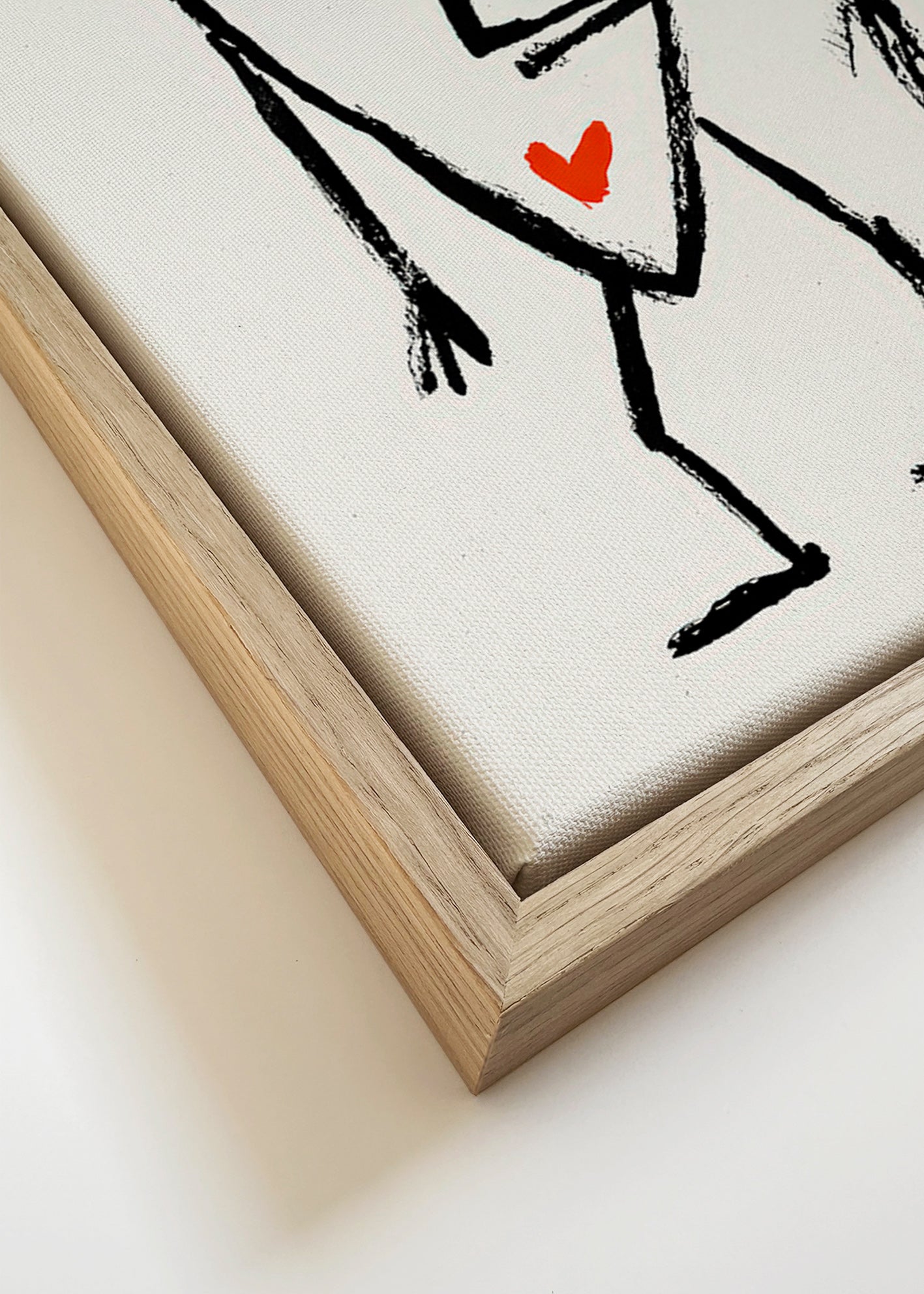 Art abstrait visage linéaire avec coeur rouge