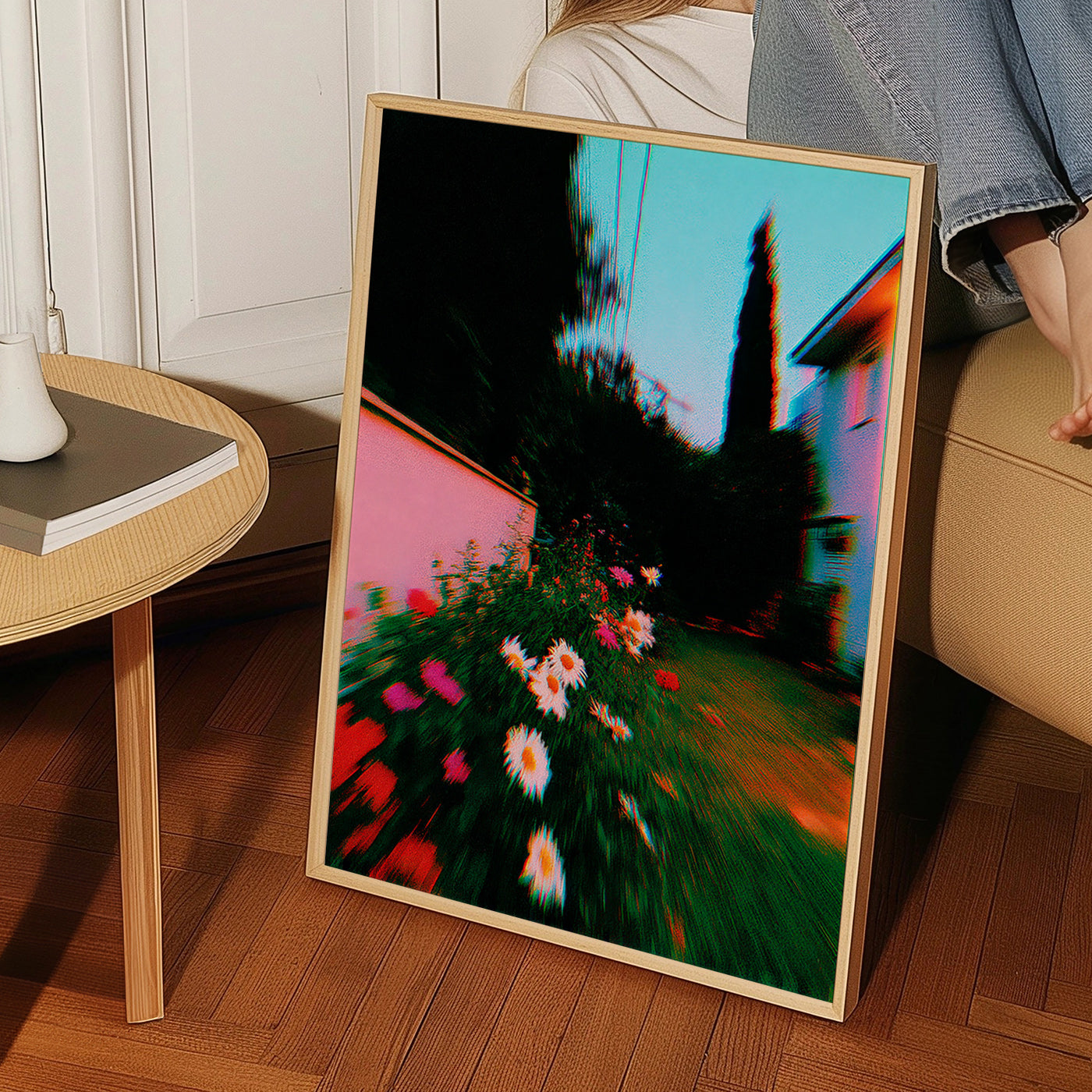 Impression botanique: jardin flou avec marguerites