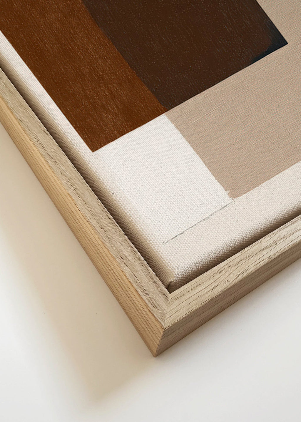 Design minimaliste avec blocs terreux superposés