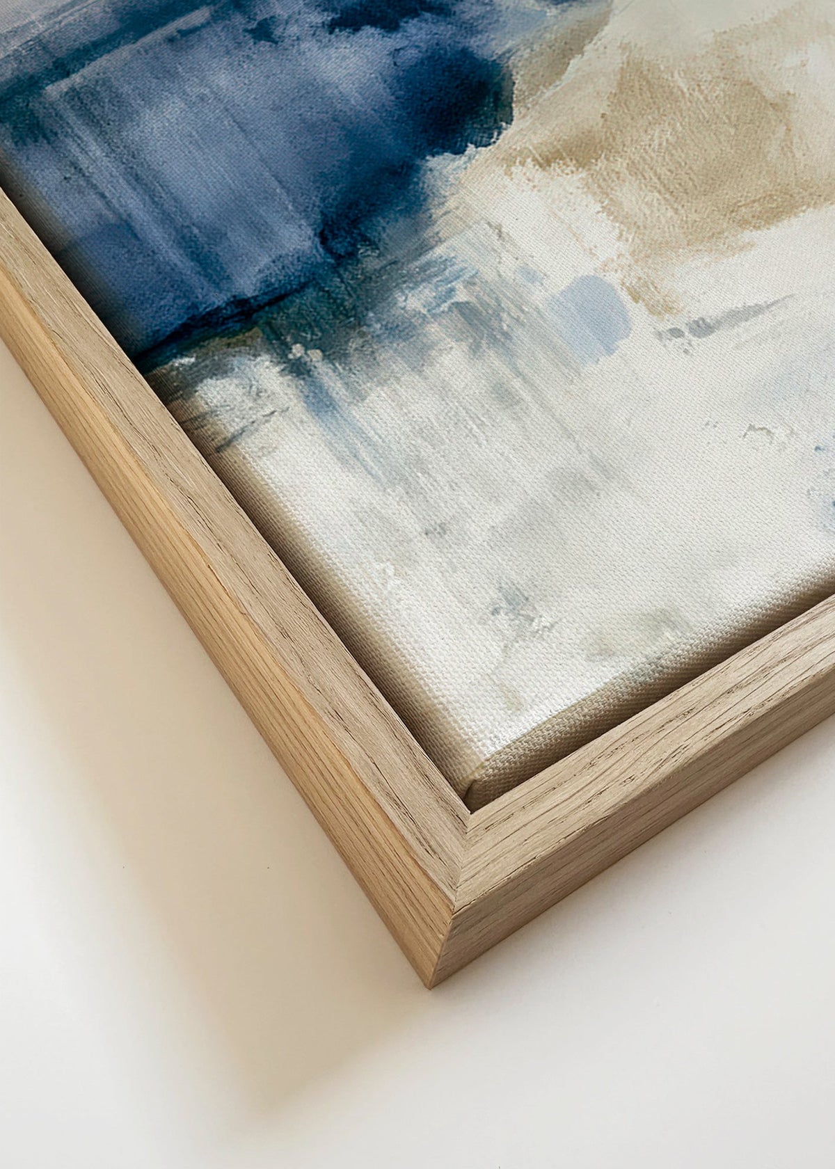 Œuvre abstraite brouillard hivernal en touches bleues