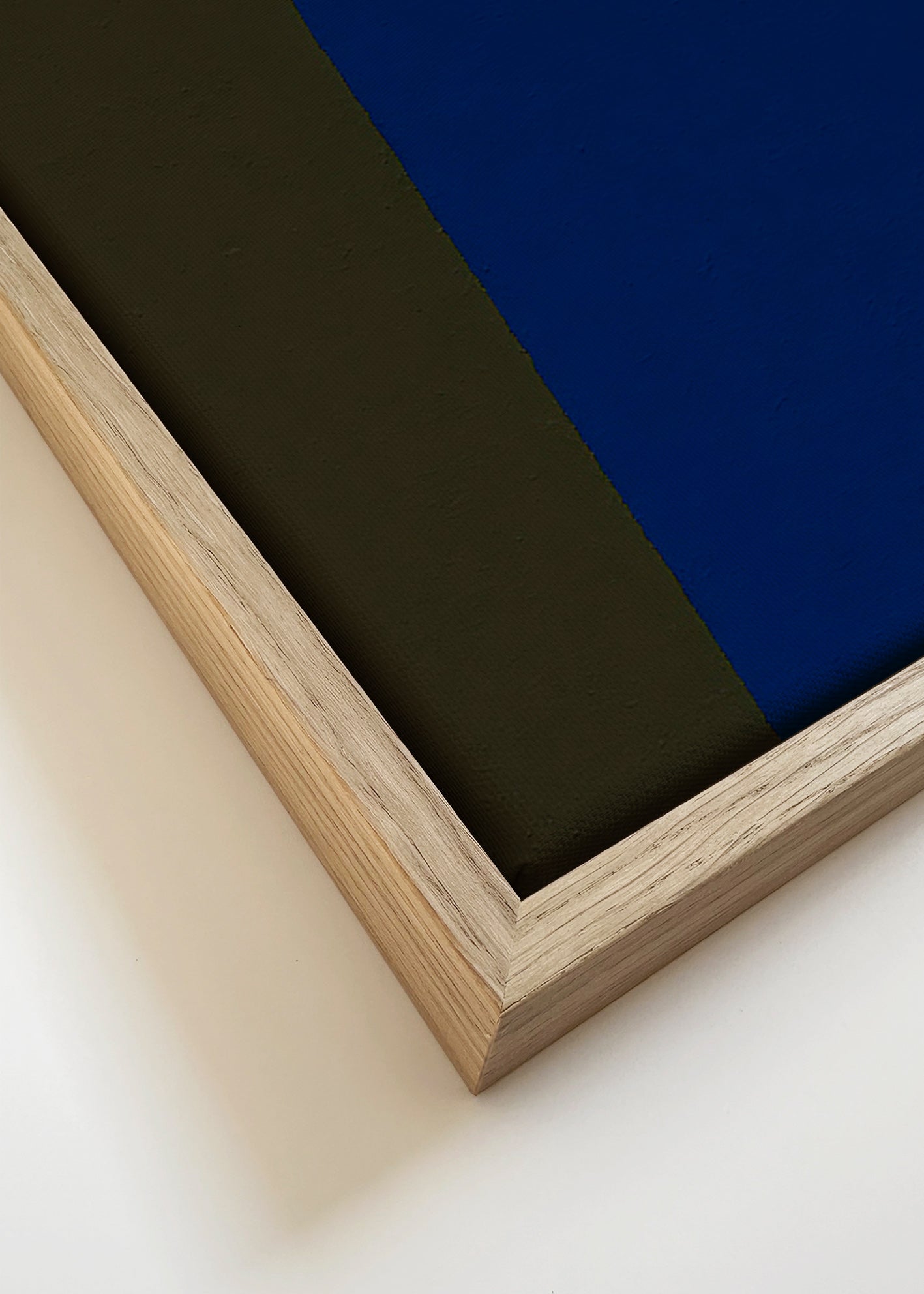 Tableau géométrique avec bloc bleu vertical