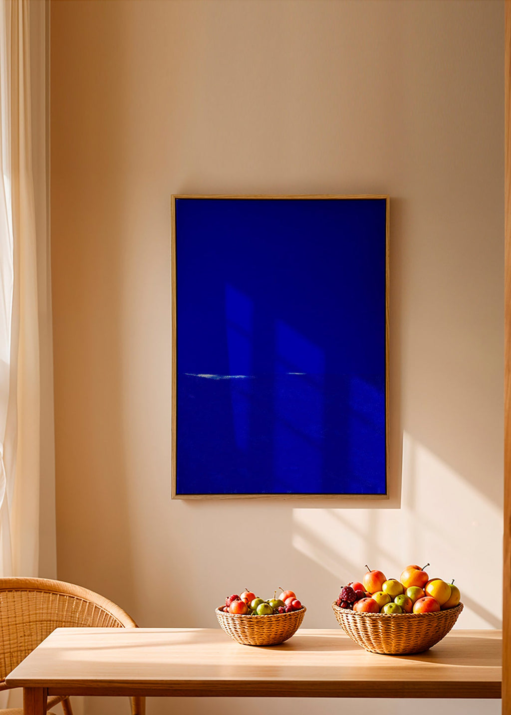 Oeuvre abstraite bleue con horizon discret