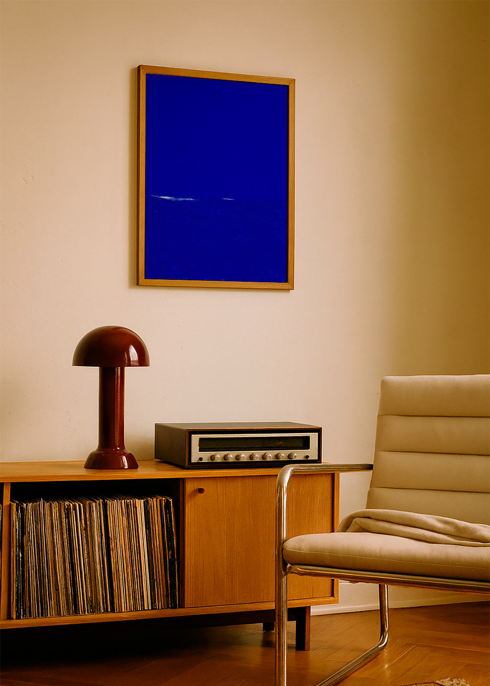 Oeuvre abstraite bleue con horizon discret