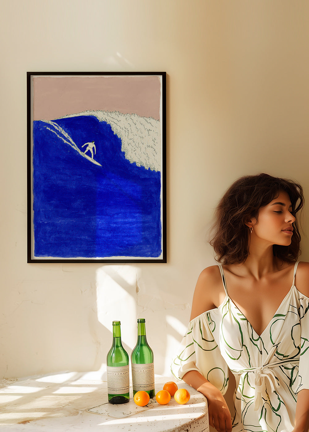 Art de sport : surfeur sur une vague bleue intense
