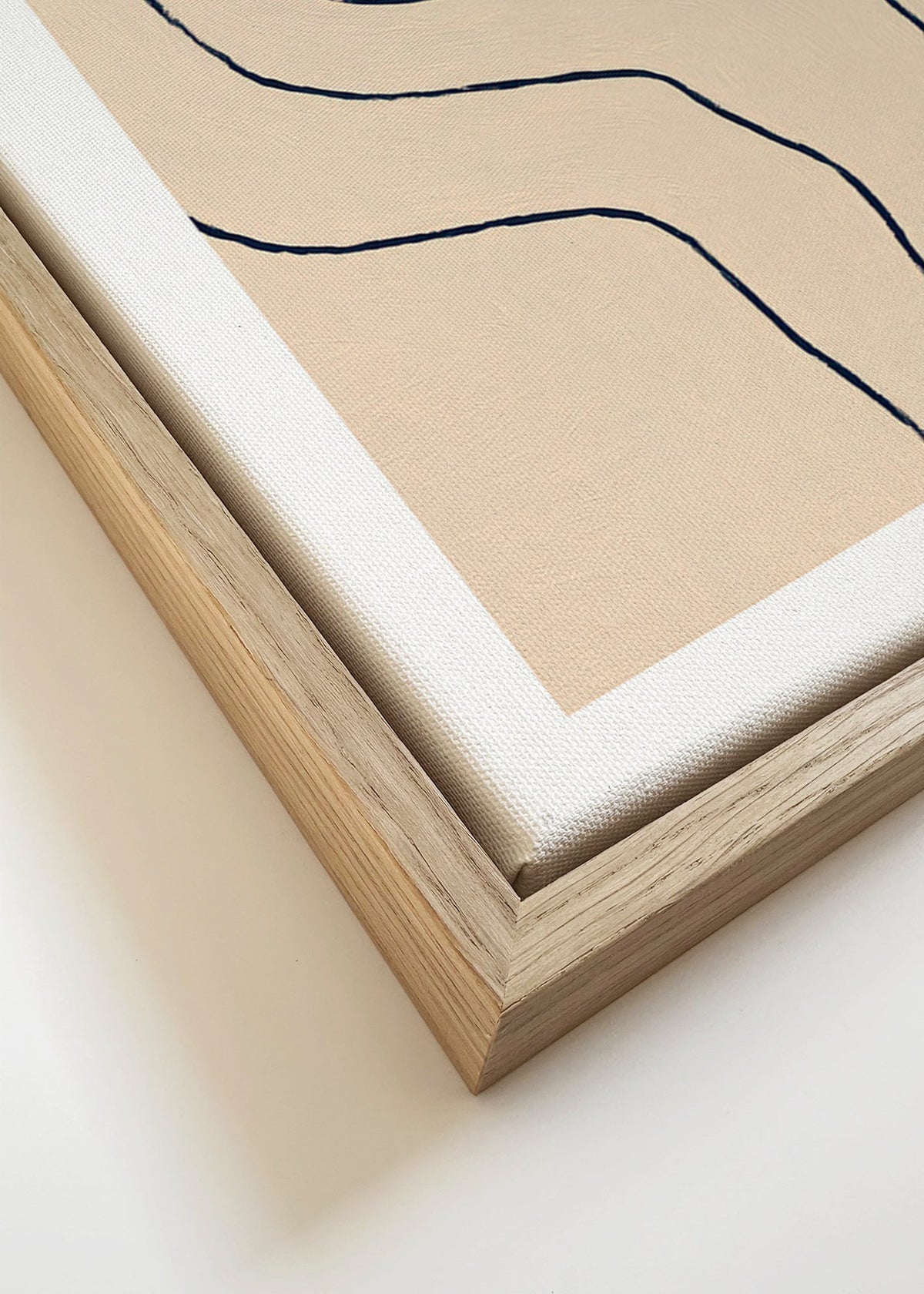 Œuvre minimaliste aux lignes organiques beige