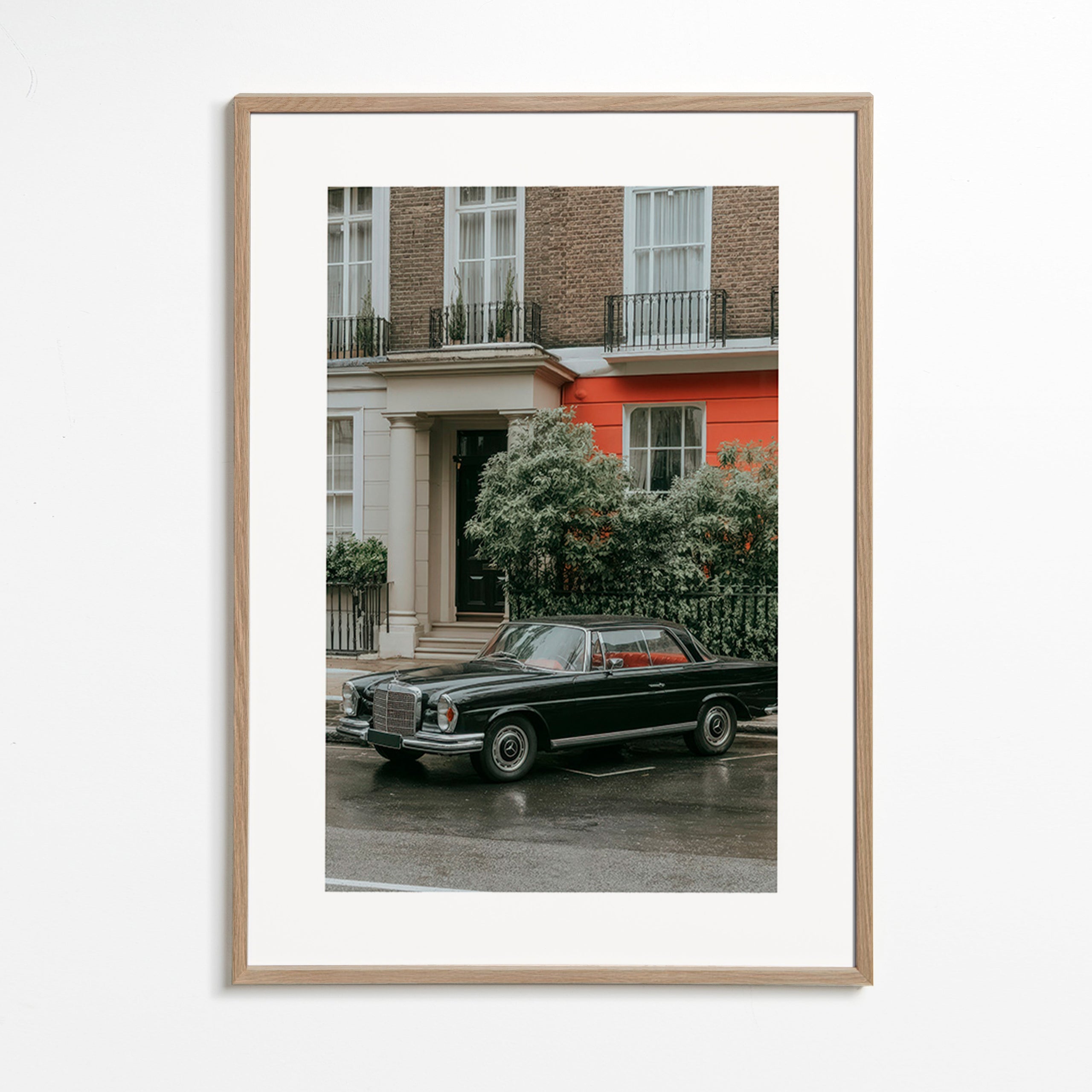 Photographie de rue d'une voiture classique